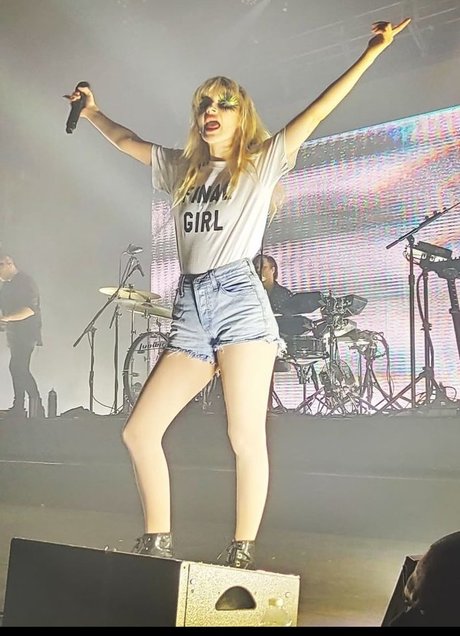 Lauren Mayberry