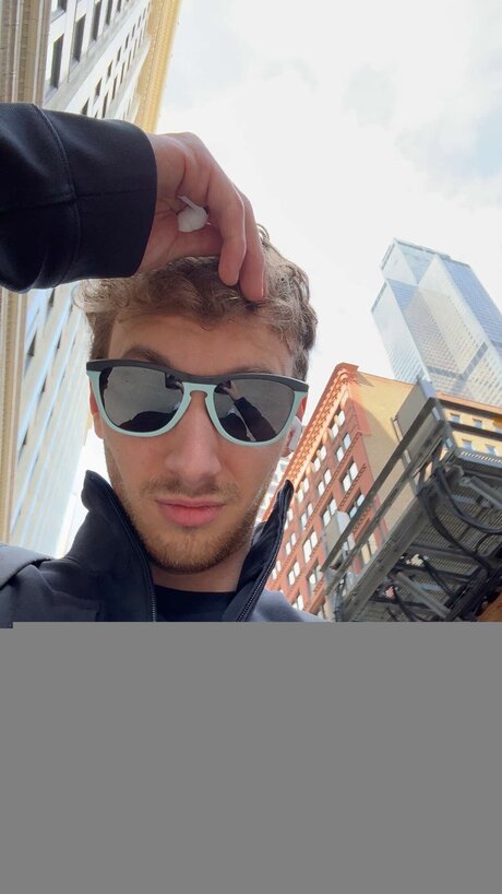 Foto desnuda filtrada de OnlyFans de Traderjasper