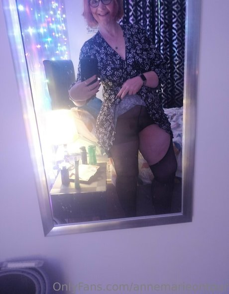 Naken lekkede OnlyFans-bilde av Annemarieontour