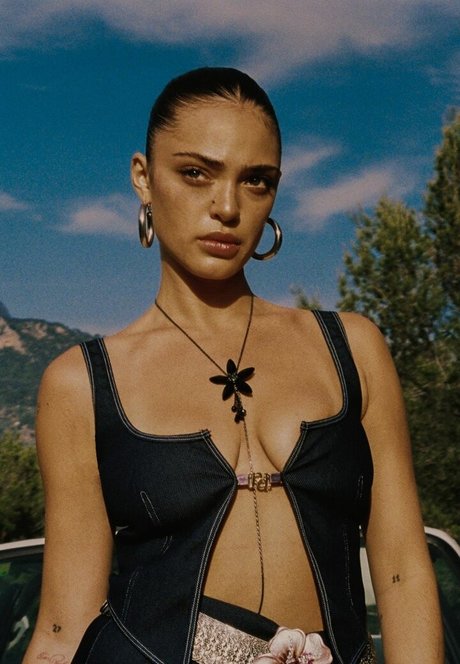 Luna Blaise