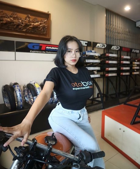 Naken läckt OnlyFans-bild av Elvara Caliva
