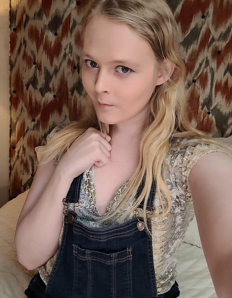 Alasti lekkinud OnlyFans-i pilt Sofiabun