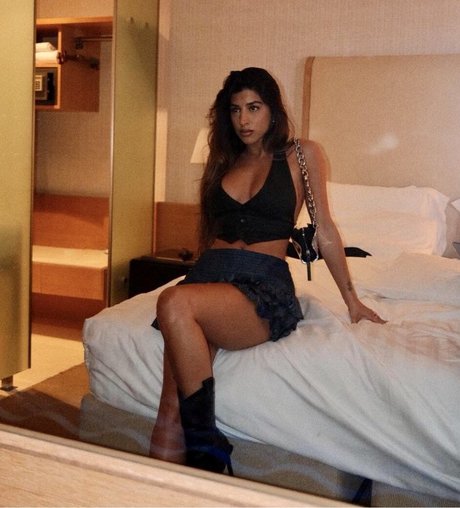 Nahá fotka uniklých OnlyFans od Simmisingh