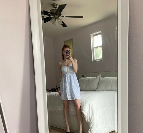 Nahá fotka uniklých OnlyFans od Francesca Capaldi