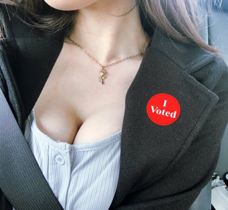 Naken läckt OnlyFans-bild av Auroraiskira