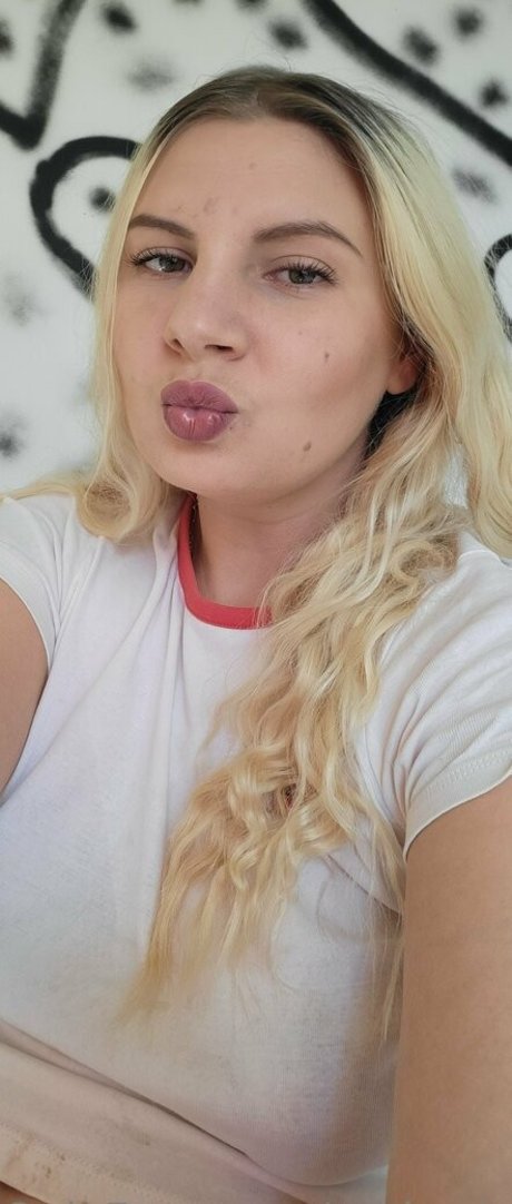 Naken lekkede OnlyFans-bilde av Andradahot