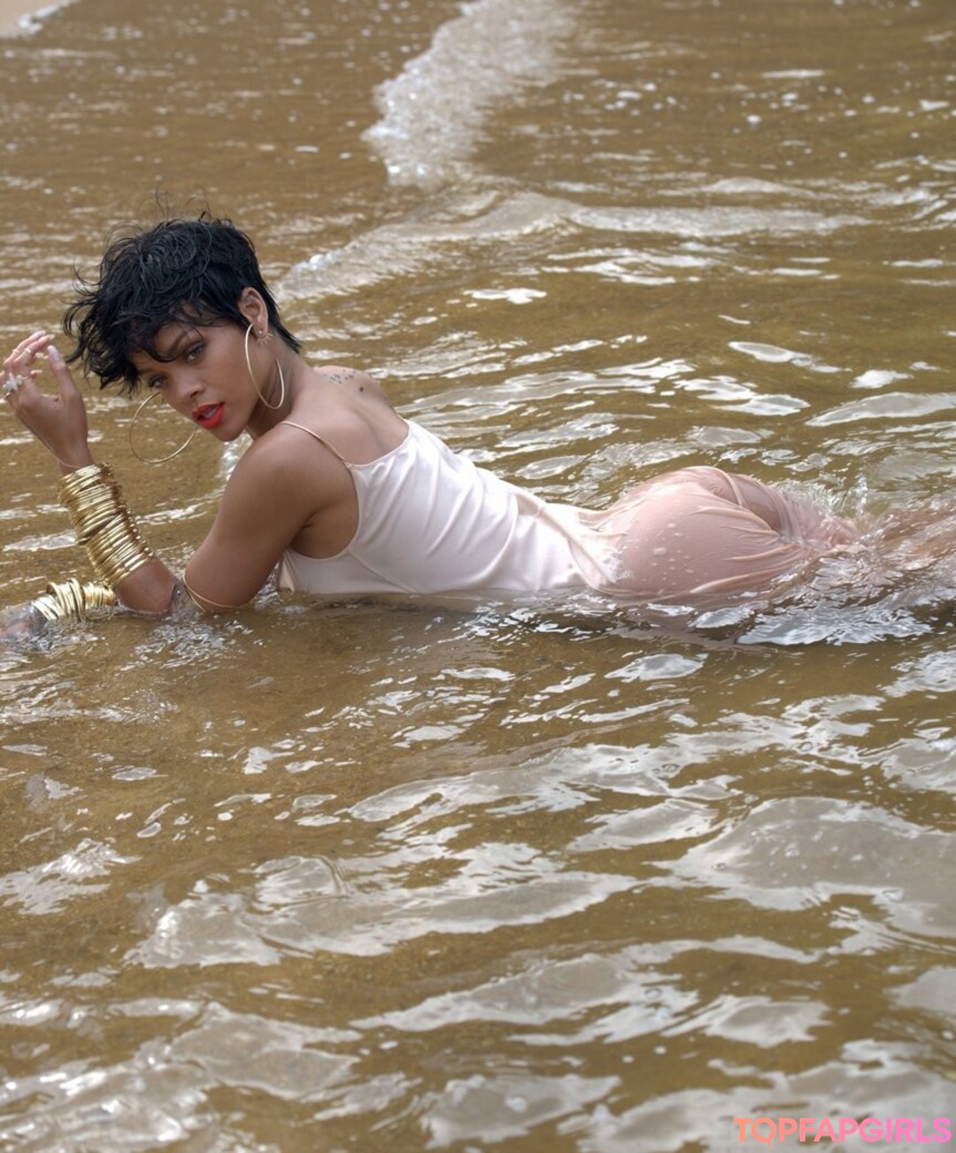 Rihanna nude leaked OnlyFans photo #1322