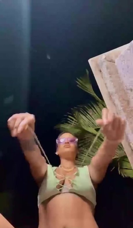 Alaston vuotanut OnlyFans-kuva Rihanna