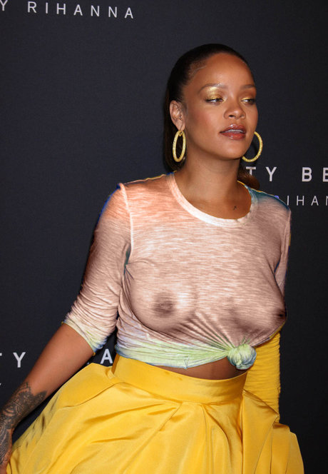 Alasti lekkinud OnlyFans-i pilt Rihanna