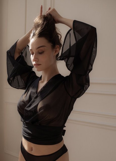 Naken lekkede OnlyFans-bilde av Tsertsvadze Anna