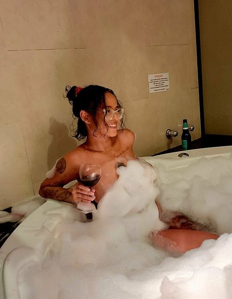 Foto nua vazada do OnlyFans de Bruna Santiago