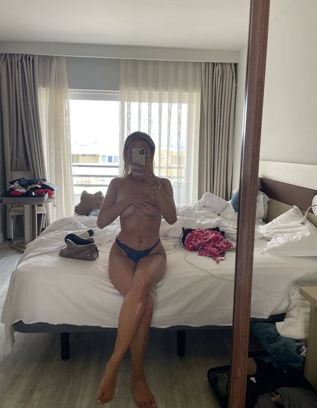 Nahá fotka uniklých OnlyFans od Sofie Mai
