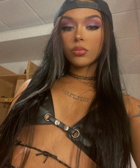 Cora Jade