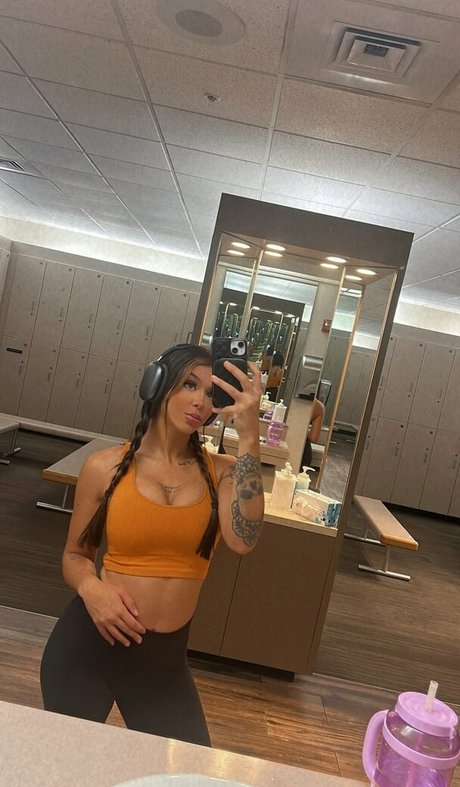 Cora Jade