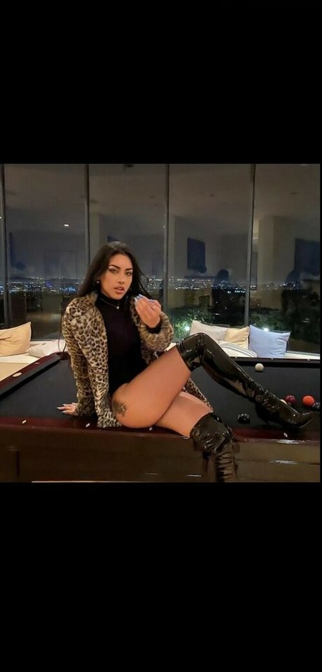 Alasti lekkinud OnlyFans-i pilt Bratty Luna