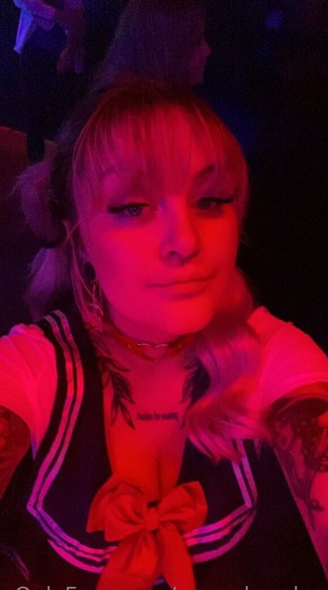 Sacredmadsx OnlyFans 유출 누드 사진