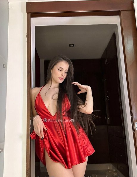 Nahá fotka uniklých OnlyFans od Kimmyvalfree