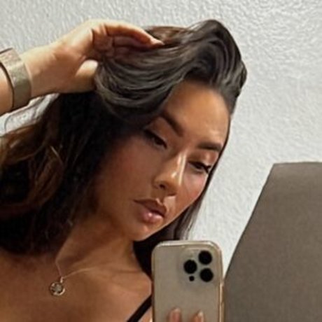 Naken lekkede OnlyFans-bilde av Theegoldenrose