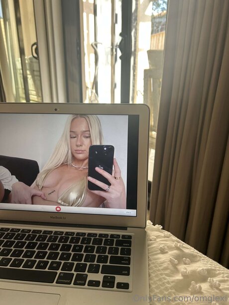 Foto desnuda filtrada de OnlyFans de Omglexi