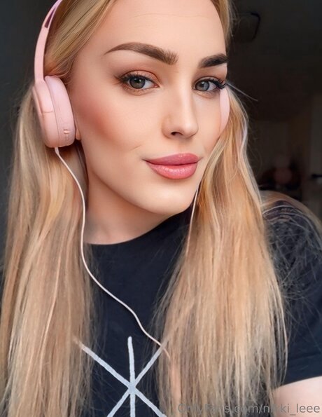 Обнаженная фотография утечки OnlyFans от Nikki Leee