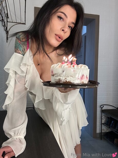 Naken lekkede OnlyFans-bilde av Mia Moonn