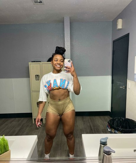Naken lekkede OnlyFans-bilde av Aaaaayevuh