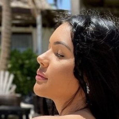 Ayarla Souza