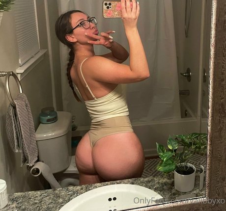 Naken lekkede OnlyFans-bilde av Vallbbyxo