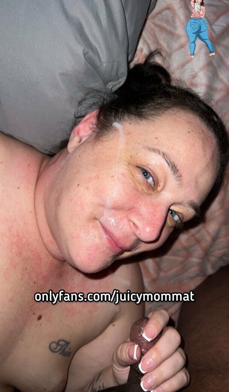 Nahá fotka uniklých OnlyFans od Juicymommat