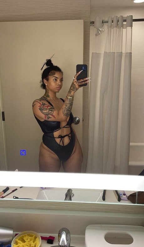 Alaston vuotanut OnlyFans-kuva Mamasmamasrec