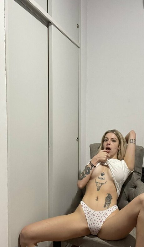 Alasti lekkinud OnlyFans-i pilt Emmagarciaa