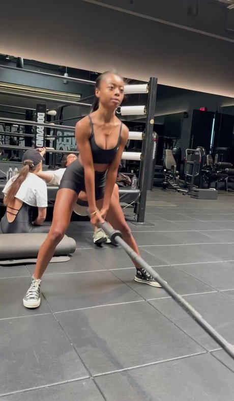 Nahá fotka uniklých OnlyFans od Skai Jackson