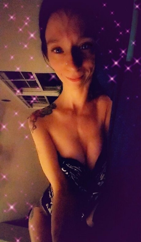 Nahá fotka uniklých OnlyFans od Pixiefyre