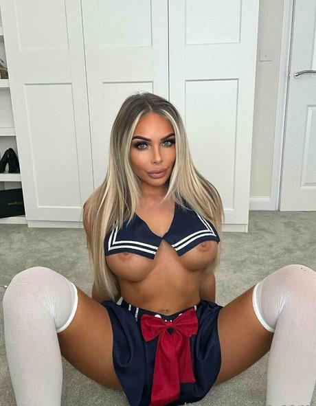Ava Grace OnlyFansリークヌード写真