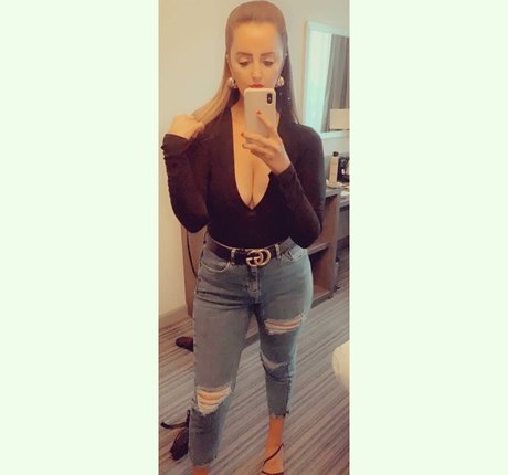 Alasti lekkinud OnlyFans-i pilt Melanie M