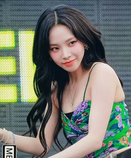 WomenK-pop
