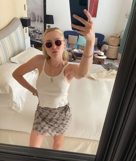 Nahá fotka uniklých OnlyFans od Dakota Fanning