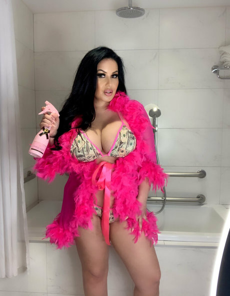 Latinamilfnyc