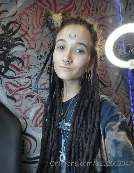 Nahá fotka uniklých OnlyFans od Darkmoonrider