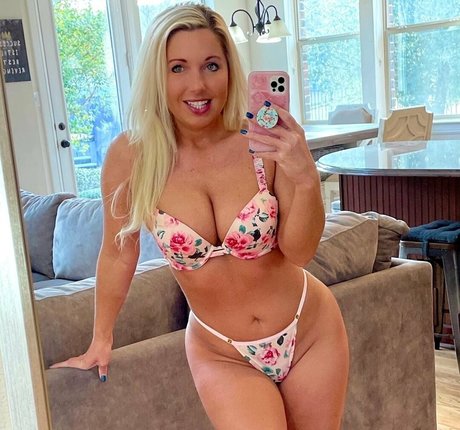 Alaston vuotanut OnlyFans-kuva Courtneyanntt