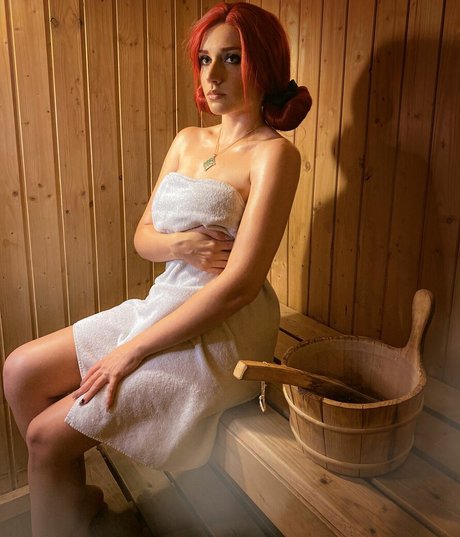Ezy Summers Cosplay