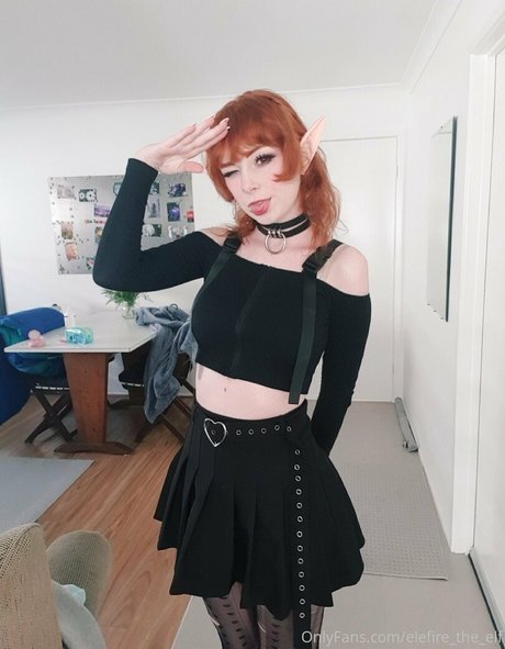 Nahá fotka uniklých OnlyFans od Elefiretheelf