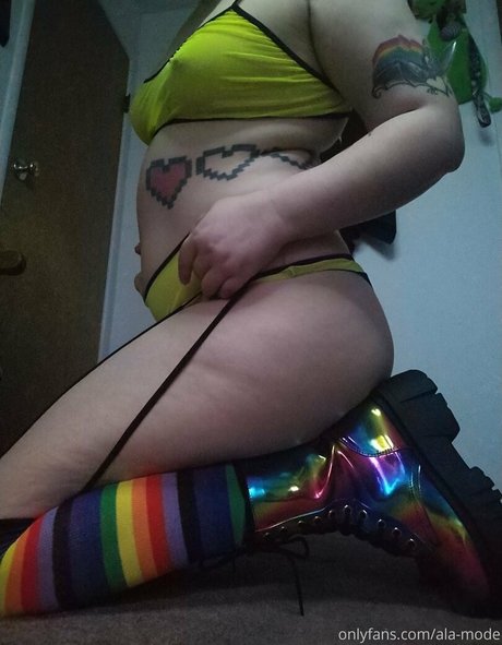 Photo nue de fuite OnlyFans de Alamode