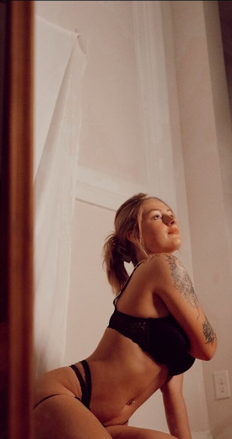 Nacktes geleaktes OnlyFans-Foto von Loveelivv