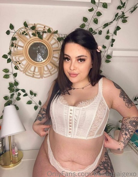 Alasti lekkinud OnlyFans-i pilt Bellaapaigexo