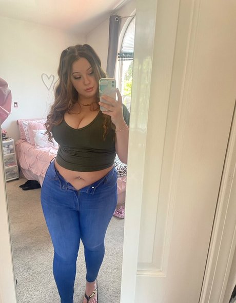 Nahá fotka uniklých OnlyFans od Lilly47
