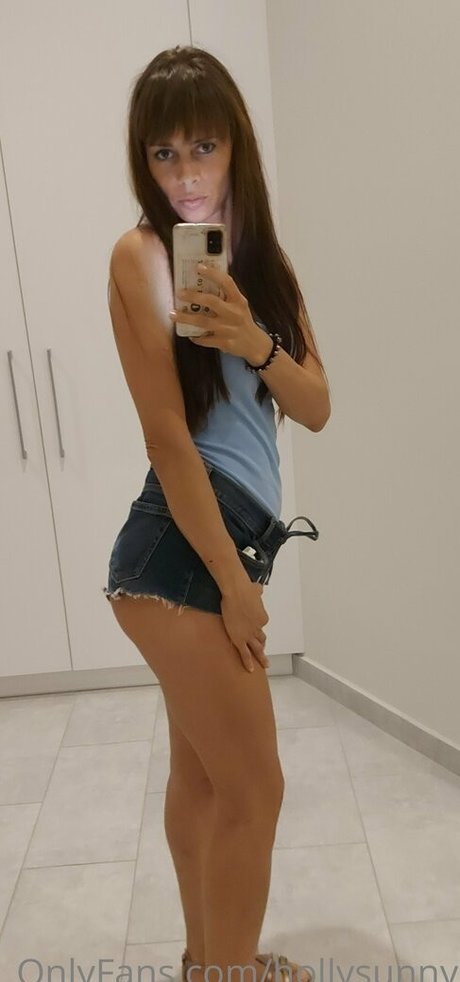 Hollysunny
