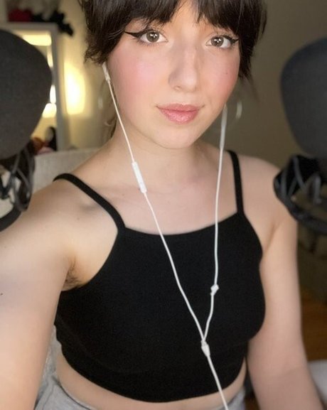 Nahá fotka uniklých OnlyFans od Slight Sounds Asmr