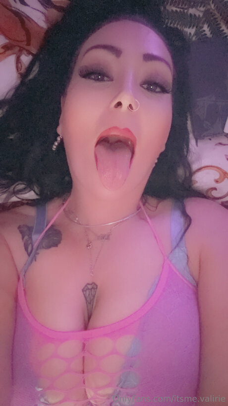 Naken lekkede OnlyFans-bilde av Itsme Valirie