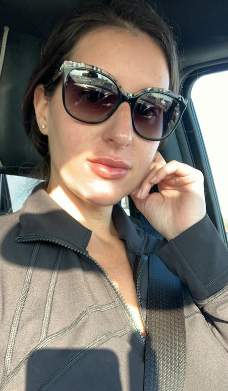 Naken läckt OnlyFans-bild av Sexywife08